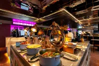 Ruby Elegant Hotel (Youyi Road Meimei MM2 Shopping Center Branch) - Mountain view