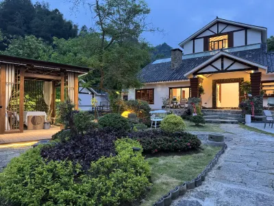 張家界富溪貳壹·LiFe輕奢設計美宿（武陵源區國家森林公園店） 鄰近武陵源風景名勝區-羣猴沐日的酒店