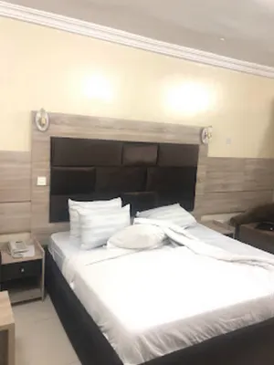 E-Exclusive Hotel
