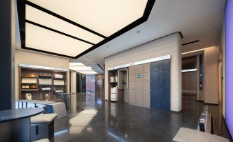 Dalian Zhongshan Square Renmin Road Light Residence Hotel