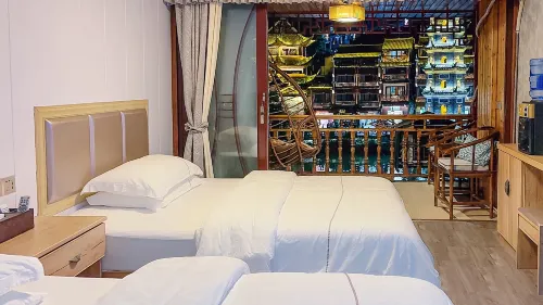 Fenghuang Yujiang River View Guesthouse - Inns