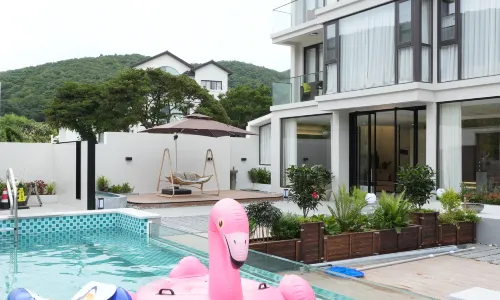 Floral Hotel · Whispering Tides of Wutang (Xiaowushitang Branch)