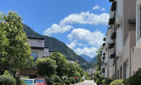 Youth Tour Hot Spring Resort Villa