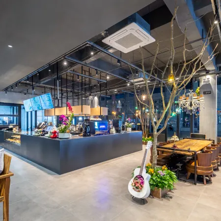 Lanting Hotel (Dongfang High-Speed Railway Station Wanda Plaza Store)