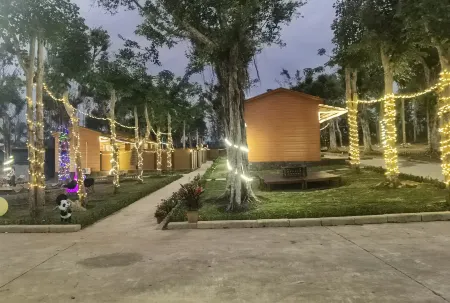 Linshe Yanqi Homestay Отели рядом с достопримечательностью «Yunlong Bay»