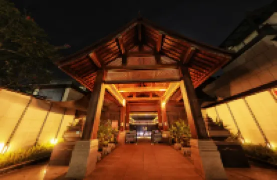 擁雨·YungYu雨林私享獨棟別墅（景洪高鐵站店） 酒店