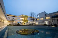 BDuck Resort - Rooftop Pools