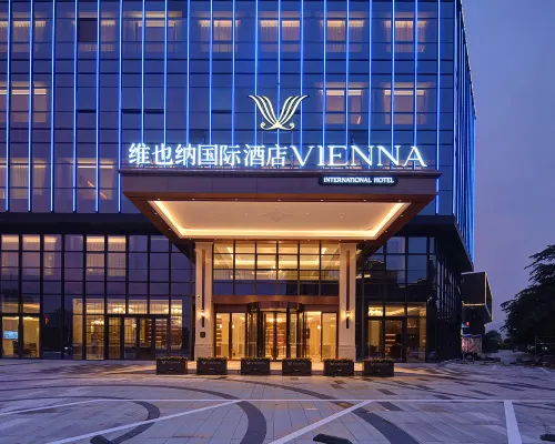 Vienna International Hotel (Taishan Changdachang Plaza) Hotele w: Taishan