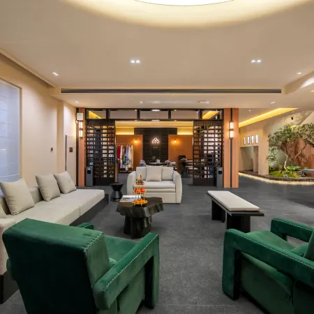 Yinmo Resort Hotel (Huangshan Yixian Hongcun Scenic Area Branch)