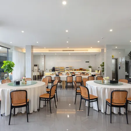 Yuetianju · Qishan Wangtian Stars Audio-Visual Resort Hotel (Yangshuo Shili Gallery Yulong River)