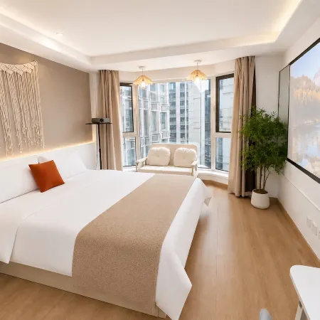 Love Holiday Hotel (Dalian Zhongshan Square Railway Station)
