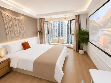 Love Holiday Hotel (Dalian Zhongshan Square Railway Station)