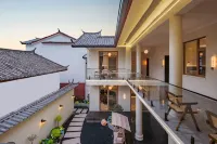September · Sep Resort Courtyard - New
