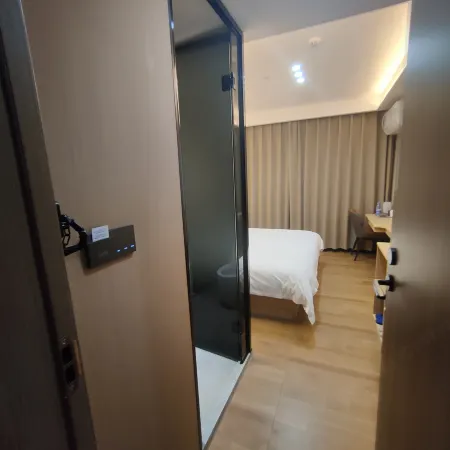 Elan Hotel