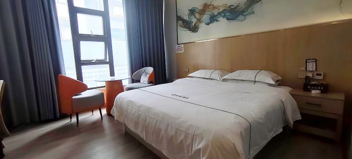 Quxian Huilong Hotel Hotels in Qu County