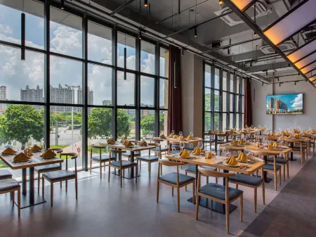 Czazo hotel (Foshan Shunde Overseas Chinese City Happy Coast PLUS) Отели рядом со станцией Ronggui Railway Station