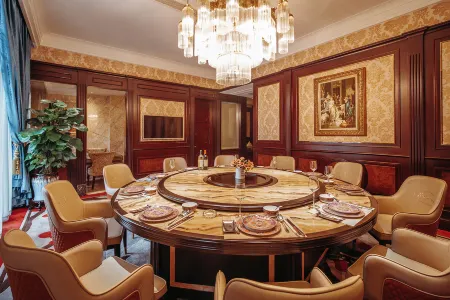 Tianyu Garden Hotel Отели рядом с достопримечательностью «The Gate of the Orient»