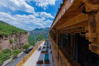 Wanxianshan Hongyan Building Hotels near High Ladder