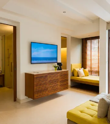 Pool Access Jacucci Suite