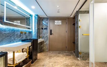 ZMAX HOTELS (Tianjin Five Old Street, Xi Nan Lou, metro station shop) Отели рядом с достопримечательностью «West Campus of Tianjin University of Technology and Education»