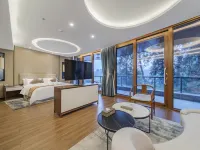 Howard Johnson Lake Serenity Hot Springs Hotel Neijiang Hotels in Weiyuan