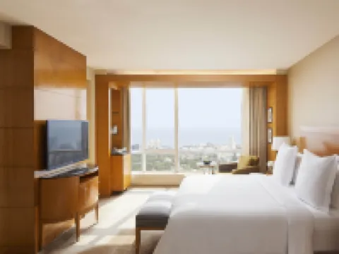 Four Seasons Hotel Mumbai Hotels near Dhobi Ghat