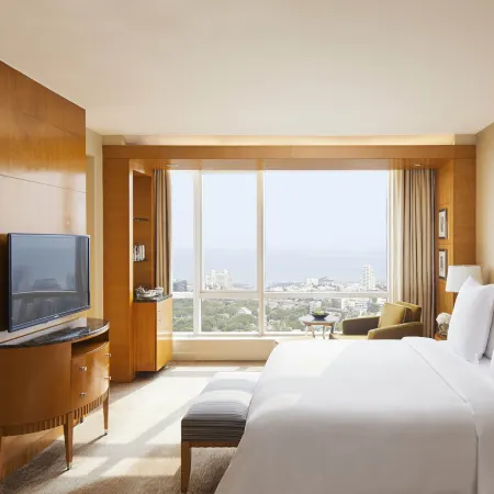Four Seasons Hotel Mumbai Отели рядом с достопримечательностью «Улица Педдер-роуд»