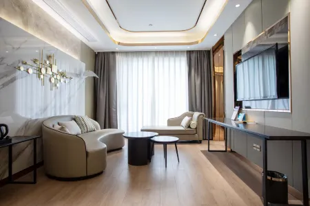VX Hotel (Shanghai Hongqiao Airport/National Exhibition and Convention Center)