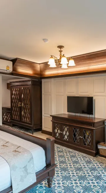 ห้องโคโลเนียลดีลักซ์เตียงใหญ่ริมสระว่ายน้ำ