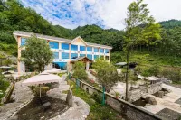 Fengyuan Homestay Hotels in Xiling Snow Mountain