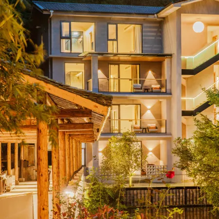 Bifengxia Brookside Yard Guesthouse