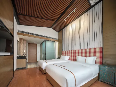 Lanting Wanpan Hotel Отели рядом с достопримечательностью «Xie Zilong Photography Museum»