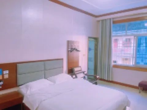 Qiyang Welcome Hotel (People's Hospital Branch)