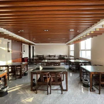 Middle Ancient Hotel (Wuyang)