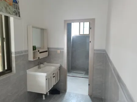 Antarctic Village spring home stay Отели рядом с достопримечательностью «Denglou Cape»