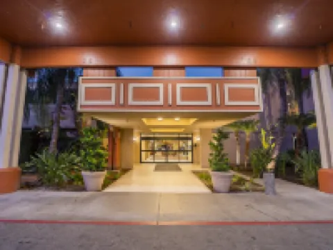 Piccadilly Inn Airport Hotels in Fresno