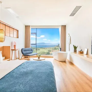 Fuxian Lake Yumo Lake View Hot Spring Hotel