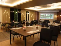 Primus Hotel and Resort Hotels in Pili