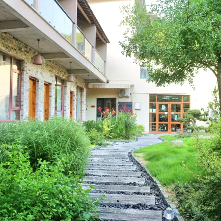 Moganshan Mountain Farmhouse