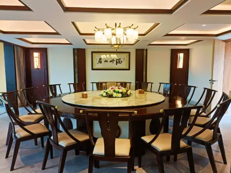 Baokang Xiling Mountain Lodge Отели рядом со станцией Baokangxian Railway Station