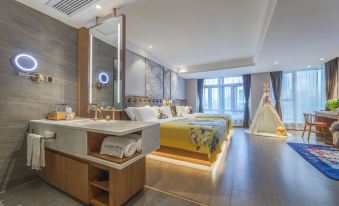 James Joyce Coffetel (Hefei University of Technology Tunxi Road Campus Dazhong Building)