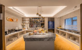 Yitel Premium (Hangzhou West Lake Lakeside Pedestrian Street)