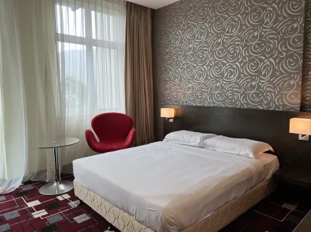 SSL Traders Hotel