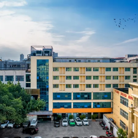 Shangwu Hotel (Santai Zhengbei Street Xichuan Ancient City Branch)