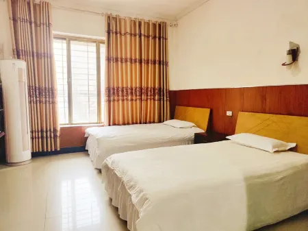 Xinhua hotel Отели рядом с достопримечательностью «Yicheng General Zhang Zizhong Memorial Hall»