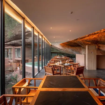 Jianglu Yalugu Hotel