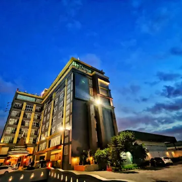 Sky Dome Resotel Отели рядом с достопримечательностью «Тайская Королевская Армия»