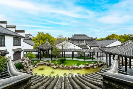 Rezen Retreat(Shanghai Sanjia Xintiandi Tourism Resort) Отели рядом с достопримечательностью «Chuansha Ancient City Wall Park»