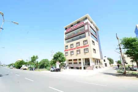 HOTEL ATLANTICA AJMER Отели рядом с достопримечательностью «Кваджа Гариб Навас Дарга Шариф»