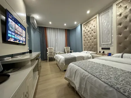 Huaxin Hotel Отели рядом с достопримечательностью «Yun County Happy Water World»